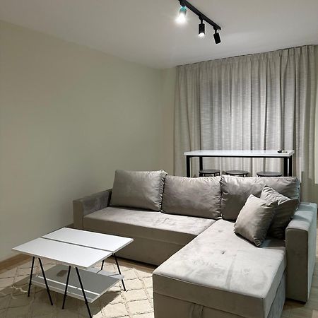 White Apartment, In The Center Of Тирана Экстерьер фото